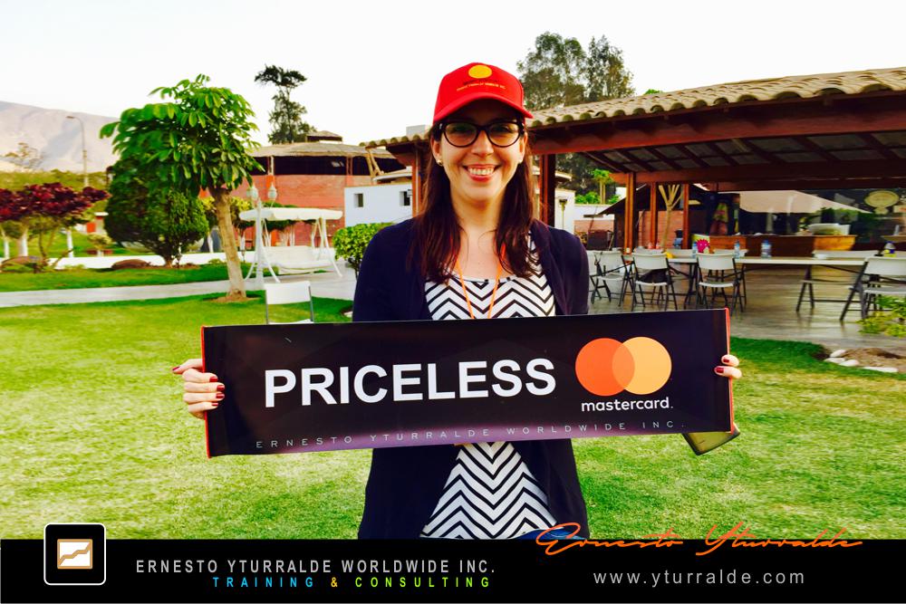 Taller de Team Building empresarial enfocado en comunicación efectiva, confianza y cohesión de equipos de alto desempeño