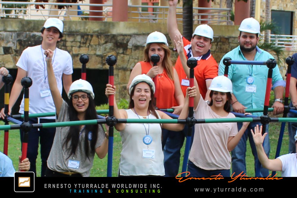 Team Build Inc. | Team Building LATAM | Coaching Experiencial para mejorar el trabajo en equipo y la comunicación